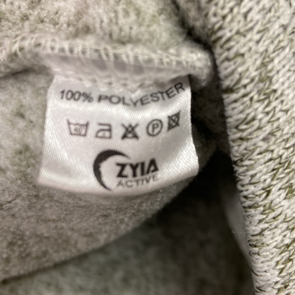 ZYIA Active Men's Quilted Cabin Quarter Zip Sweater Vest Tan/Black Size Medium - Picture 7 of 7